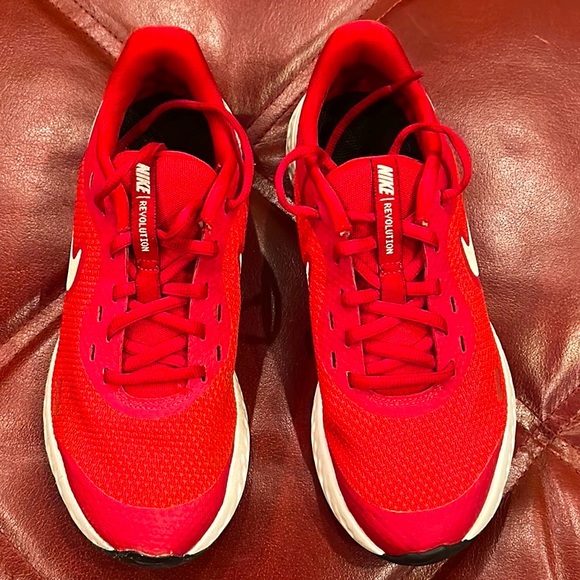 Boys Youth Nike Revolution Athletic Shoes - Picture 1 of 7